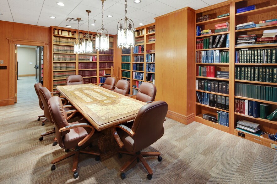 More Photos Of 11 N 7th Ave N, Saint Cloud Office For Sale