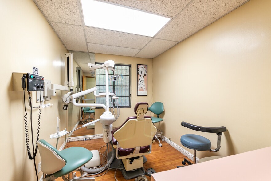 More Photos Of 13175 Paramount Blvd, South Gate Office For Sale