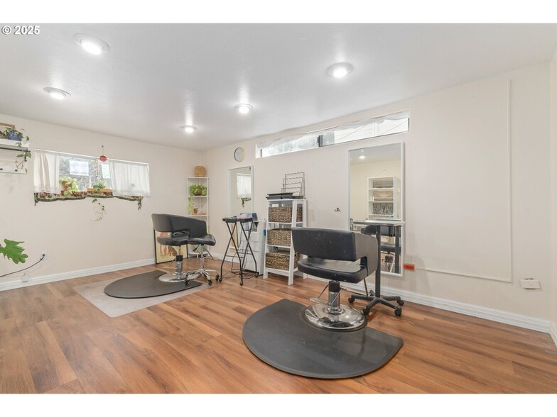 More Photos Of 1492 Pearl St, Eugene Office For Sale