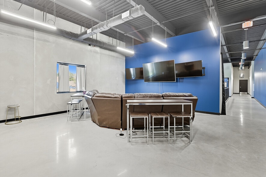 More Photos Of 14217 S 220th St, Gretna Distribution For Lease