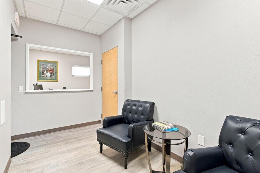 More Photos Of 375 Fennell Blvd, Lady Lake Medical For Sale