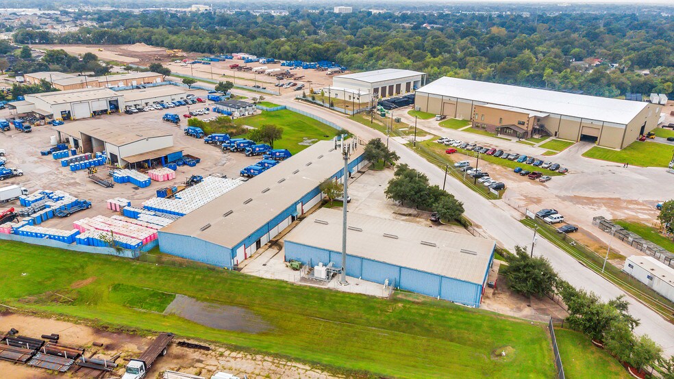 More Photos Of 5213 Brookglen Dr, Houston Light Manufacturing For Lease