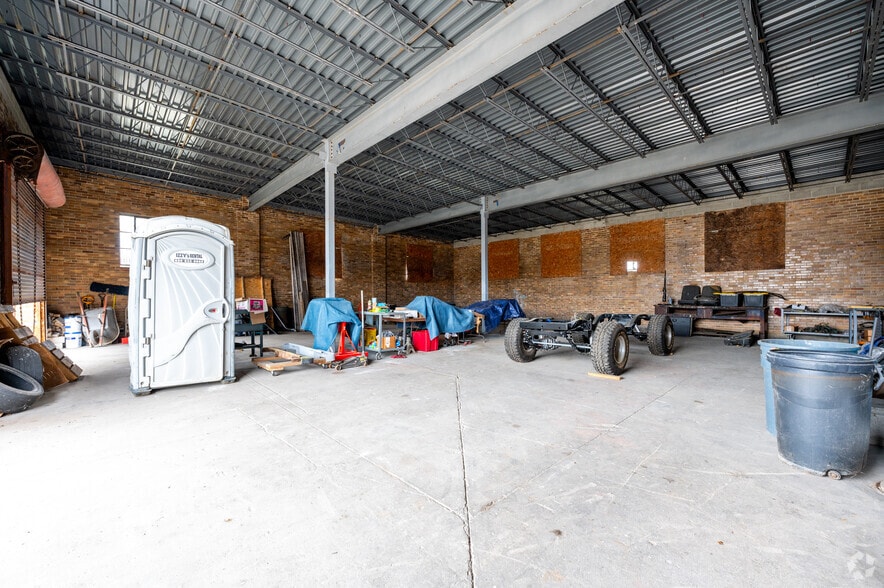 More Photos Of 229 W 1st St, Bloomington Restaurant For Lease