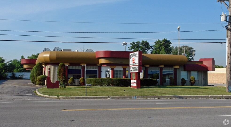 Primary Photo Of 9901 W 55th St, Countryside Restaurant For Lease