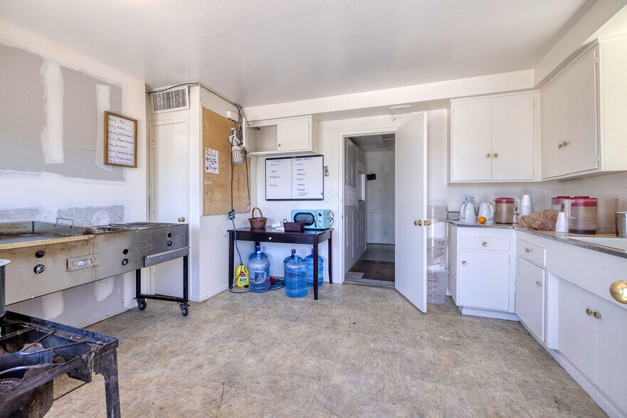 More Photos Of 5017 Alta Dr, Las Vegas Office For Sale