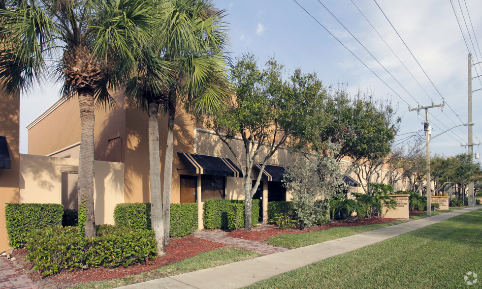 Primary Photo Of 3595 N Dixie Hwy, Boca Raton Unknown For Lease