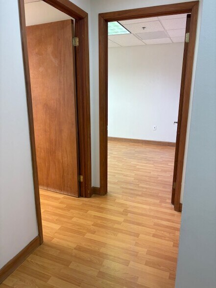 More Photos Of 2201-2225 N Commerce Pky, Weston Unknown For Lease