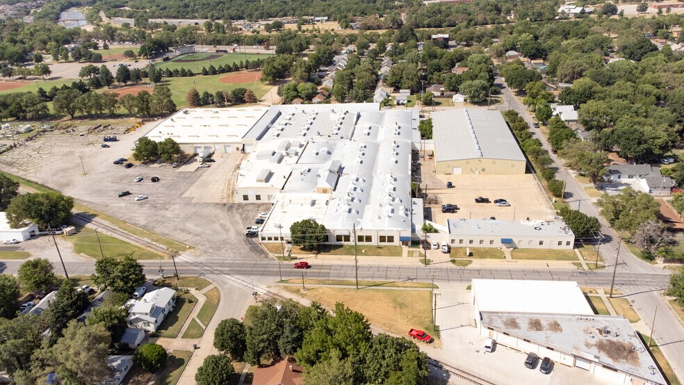 More Photos Of 1802-1814 W 2nd St N, Wichita Warehouse For Sale