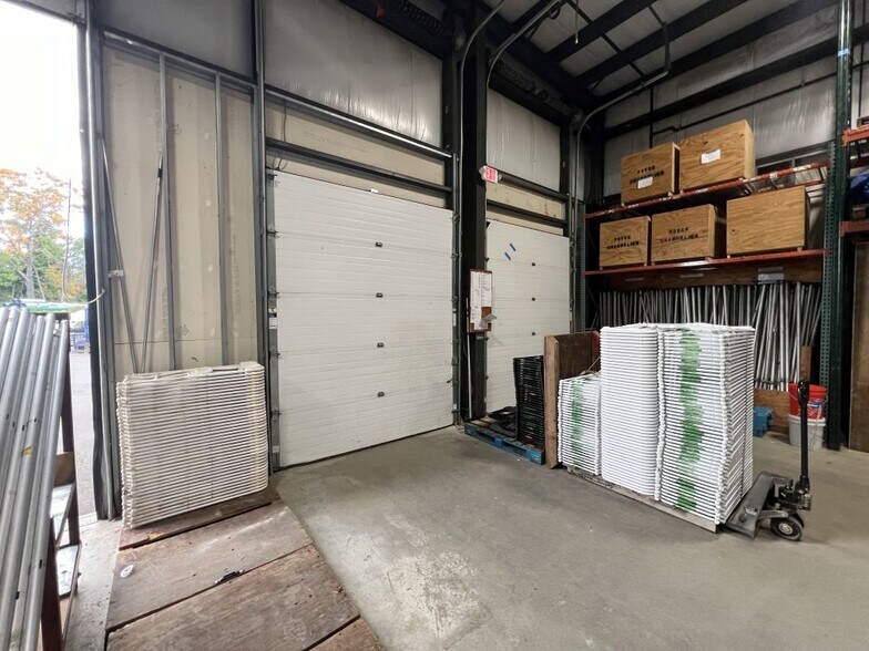 More Photos Of 304 Boston Post Rd, Orange Showroom For Sale