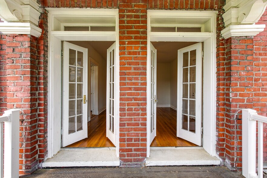 More Photos Of 2400 Barton Ave, Richmond Apartments For Sale