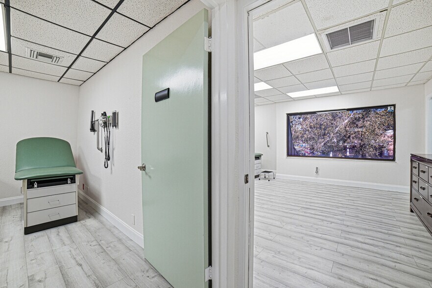 More Photos Of 2929 N University Dr, Coral Springs Medical For Sale