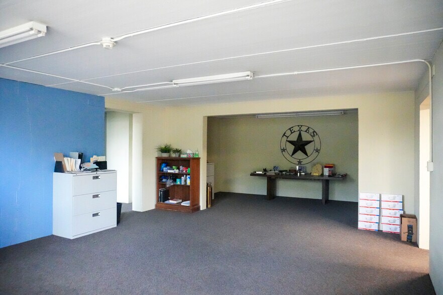 More Photos Of 3117 Cabaniss Pky, Corpus Christi Manufacturing For Lease