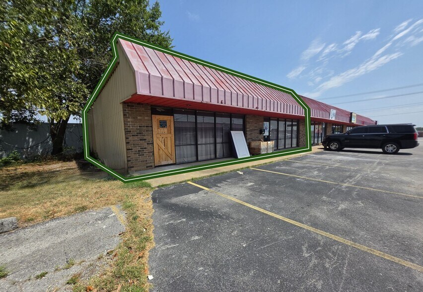 More Photos Of 110 N Range Line Rd, Joplin General Retail For Lease