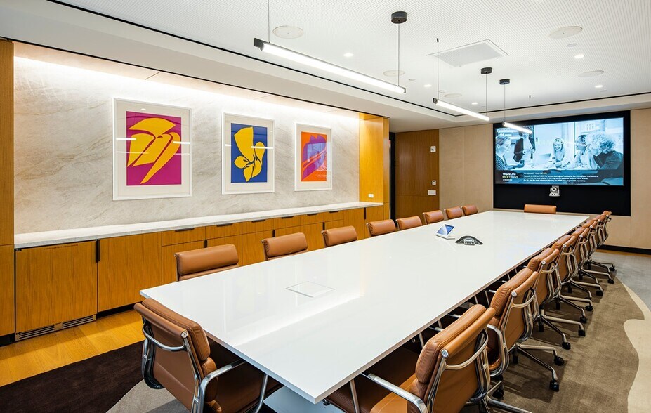 More Photos Of PENN 1, New York Office For Lease