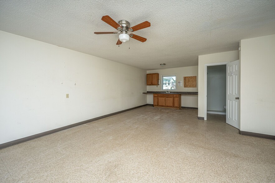 More Photos Of 1058 Edgewater Rd, Pineville Hotel For Sale
