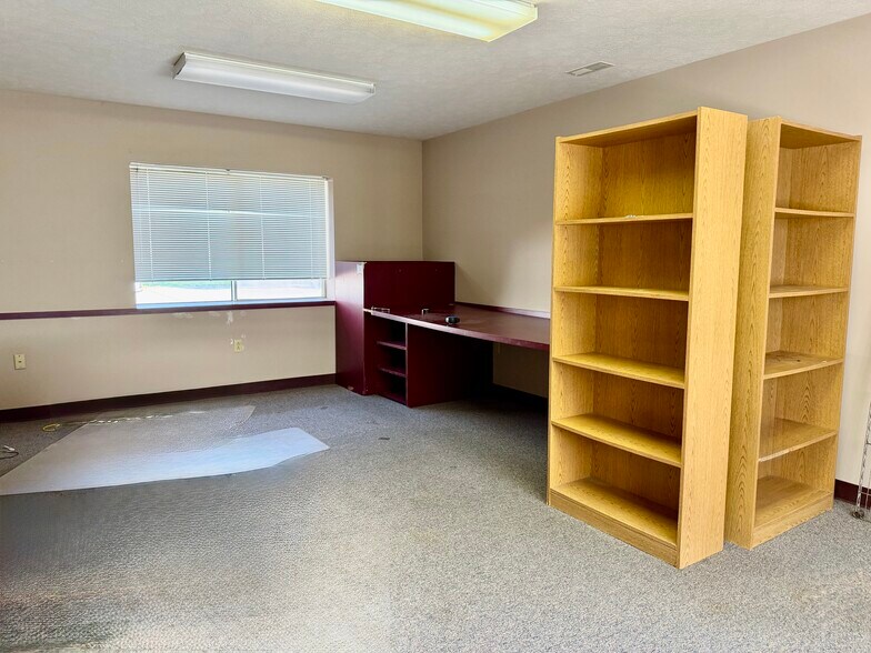 More Photos Of 2558-2600 E 55th Pl, Indianapolis Warehouse For Sale