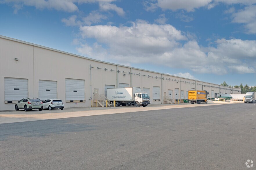 More Photos Of 22695 Commerce Center Ct, Sterling Industrial For Sale