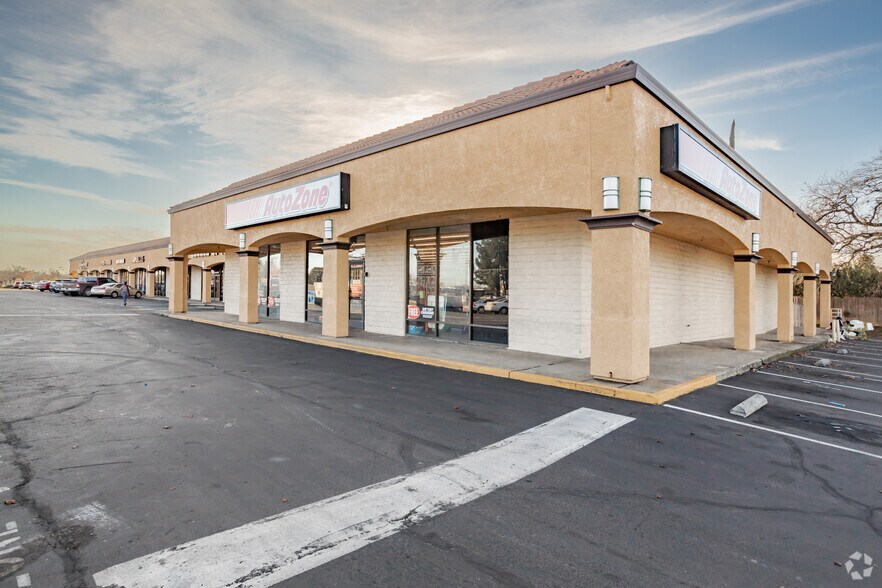 Primary Photo Of 8113-8129 Auburn Blvd, Citrus Heights General Retail For Lease