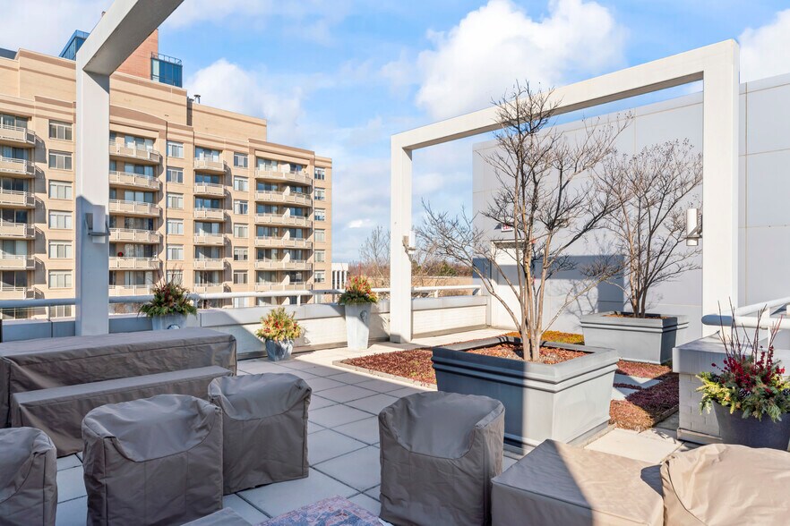 More Photos Of 7809 Woodmont Ave, Bethesda Office Residential For Sale