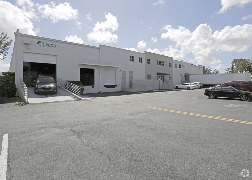 More Photos Of 2800 NW 125th St, Miami Warehouse For Lease