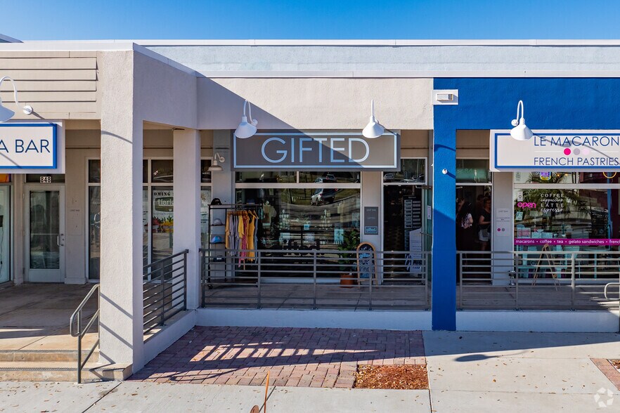 Primary Photo Of 846 Dodecanese Blvd, Tarpon Springs General Retail For Lease