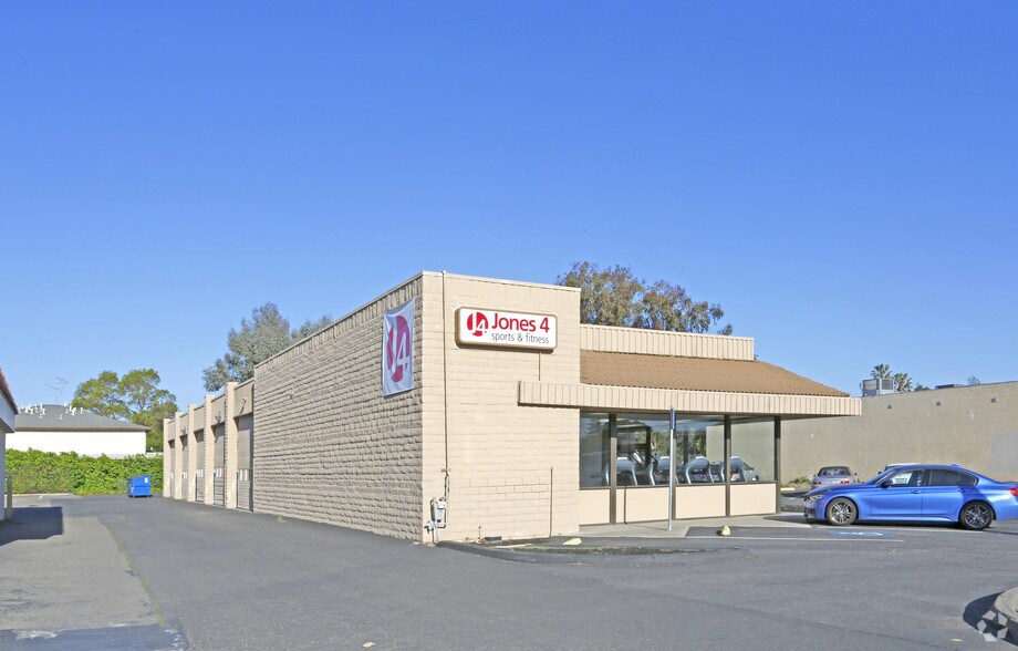 More Photos Of 1033 S Bascom Ave, San Jose Freestanding For Lease