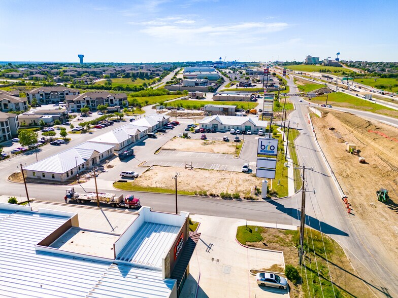 More Photos Of 7323 N Loop 1604 E, San Antonio Office For Sale