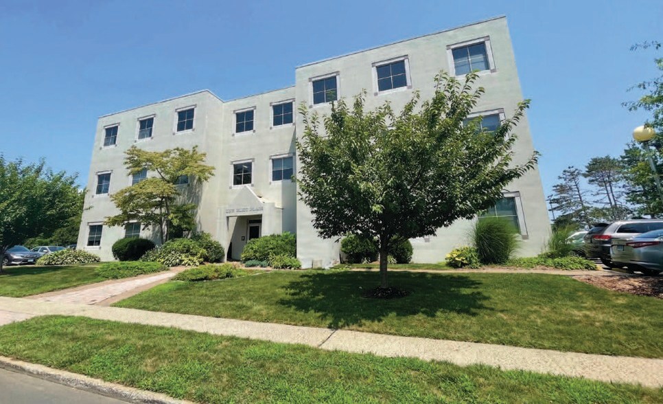 More Photos Of 1 Eliot Pl, Fairfield Office For Lease