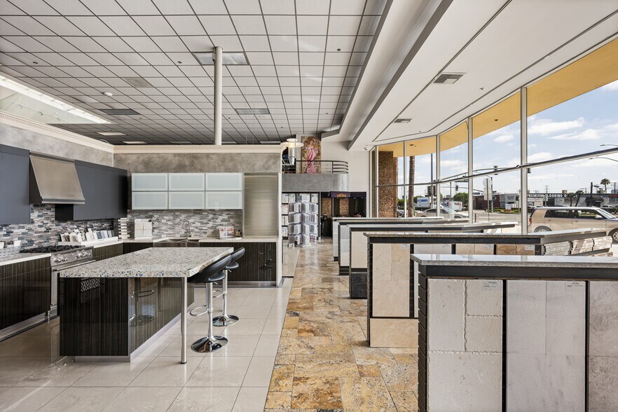 More Photos Of 1701 S State College Blvd, Anaheim Manufacturing For Sale