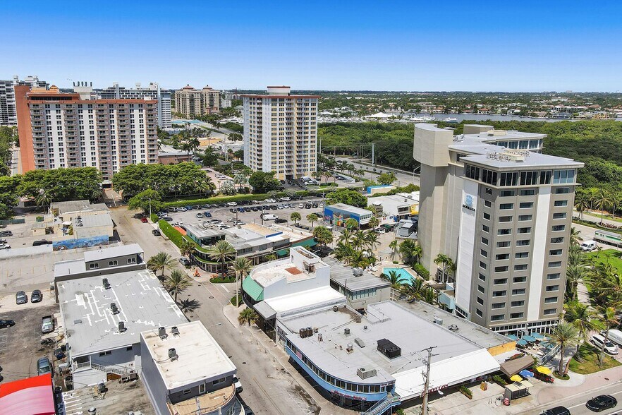 More Photos Of 900 Sunrise Ln, Fort Lauderdale Bar For Lease