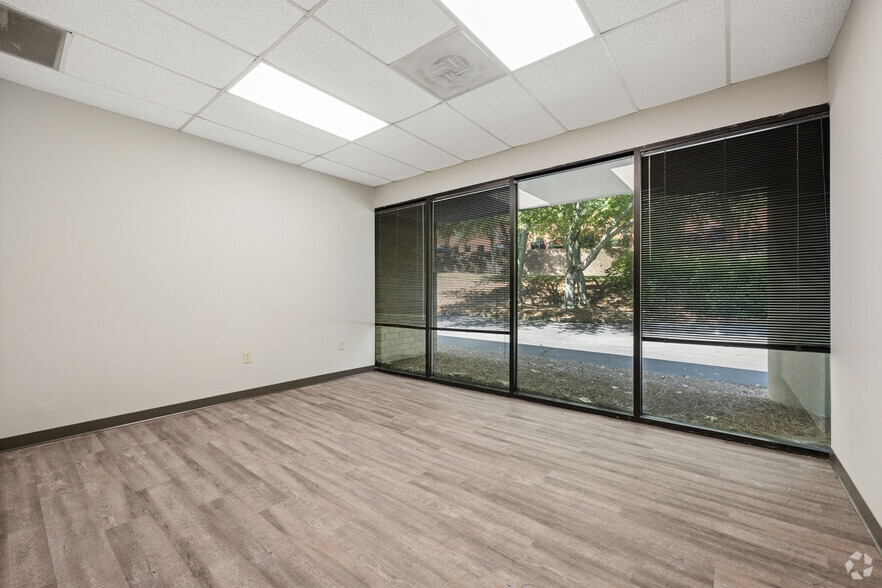 More Photos Of 1275 Kennestone Cir, Marietta Unknown For Lease