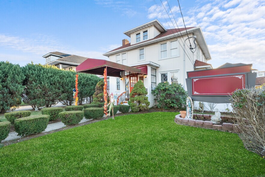 More Photos Of 70 Park Ave, Bay Shore Multifamily For Sale