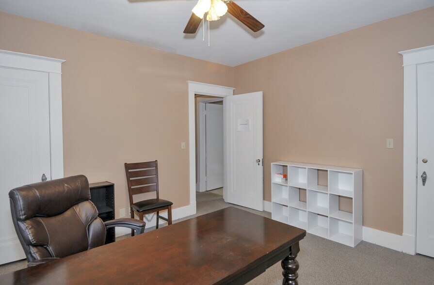 More Photos Of 5809 Bardstown Rd, Louisville Office Residential For Lease