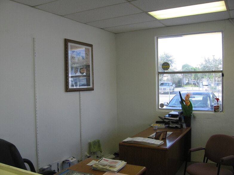 More Photos Of 4371 N Dixie Hwy, Pompano Beach Freestanding For Lease