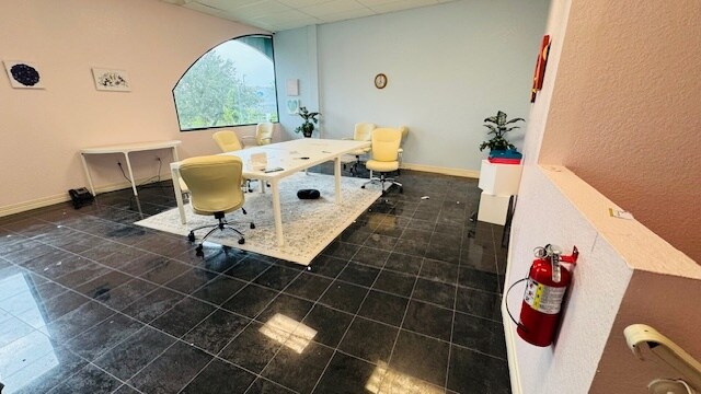 More Photos Of 6881 Kingspointe Pky, Orlando Flex For Lease