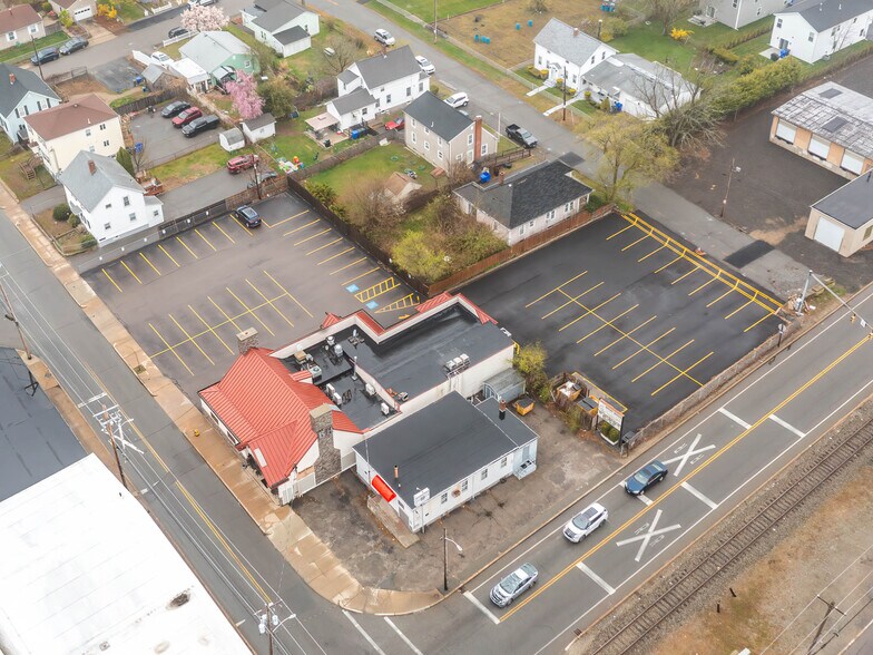 More Photos Of 176 Columbus Ave, Pawtucket General Retail For Sale