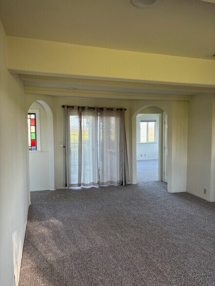 More Photos Of 3027 W Wise Rd, Lincoln Land For Sale