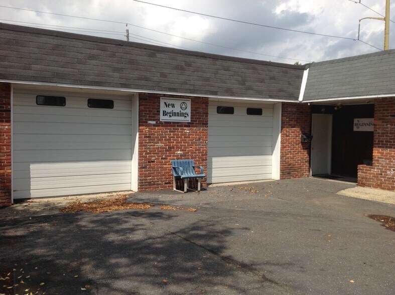 More Photos Of 1010 Rose Ave, Runnemede Flex For Sale
