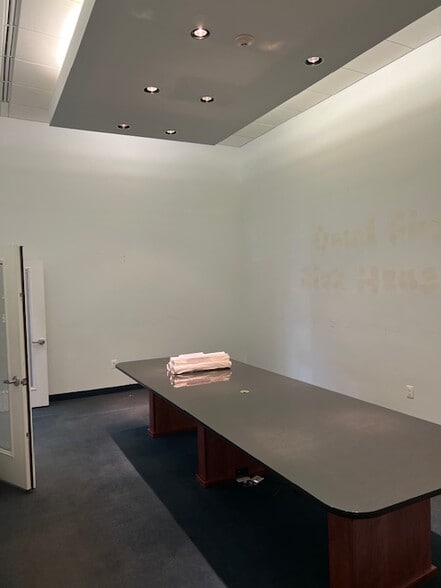 More Photos Of 7301-7307 Little River Tpke, Annandale Freestanding For Lease