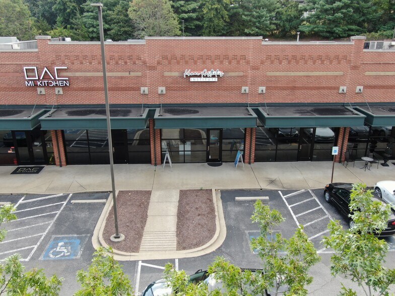 More Photos Of 9050 Carothers Pky, Franklin Storefront For Lease