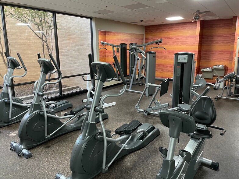 More Photos Of 6100 Western Pl, Fort Worth Unknown For Lease