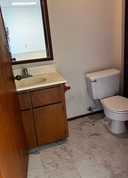 More Photos Of 16 Railroad Ave, Hilo Office For Lease