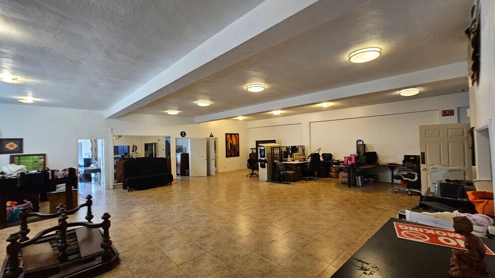More Photos Of 7746 Foothill Blvd, Tujunga Movie Radio TVStudio For Sale