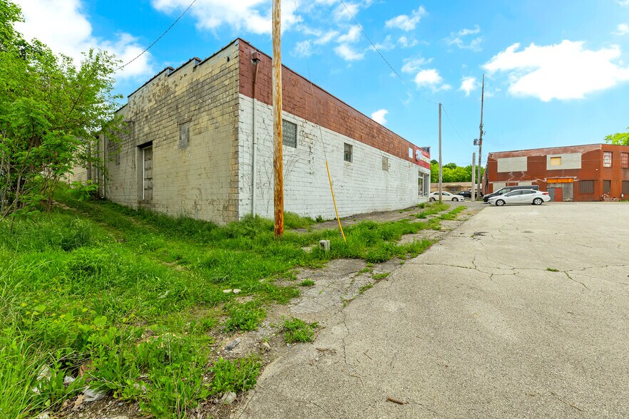 More Photos Of 653 Walnut St, East Liverpool General Retail For Sale