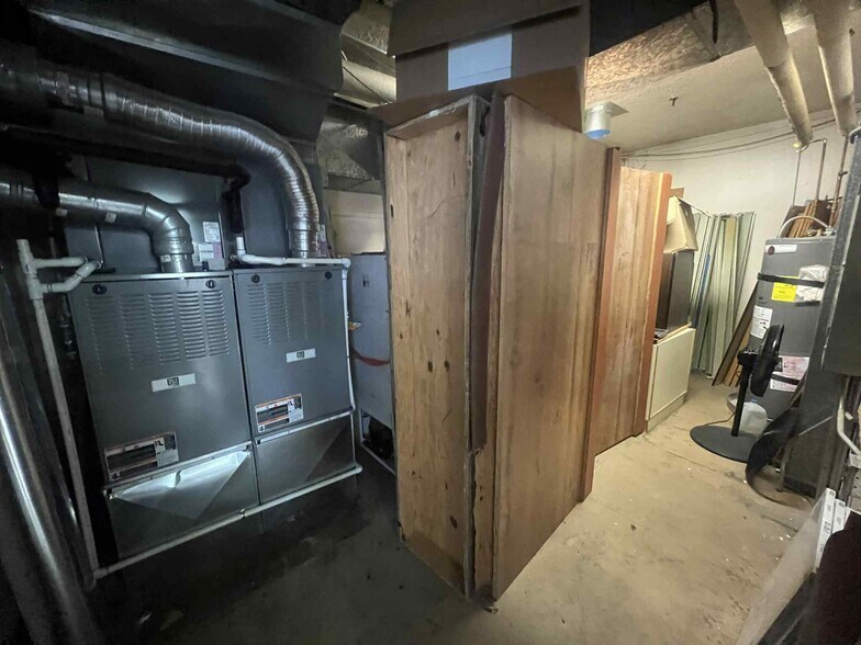 More Photos Of 256 24th St, Ogden Freestanding For Lease