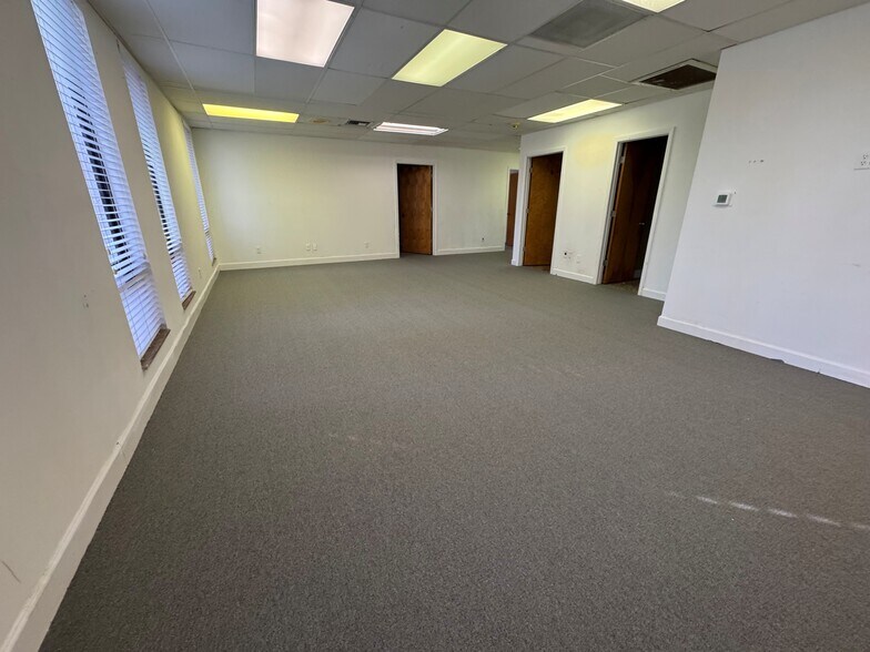 More Photos Of 1910 Park Meadows Dr, Fort Myers Medical For Sale