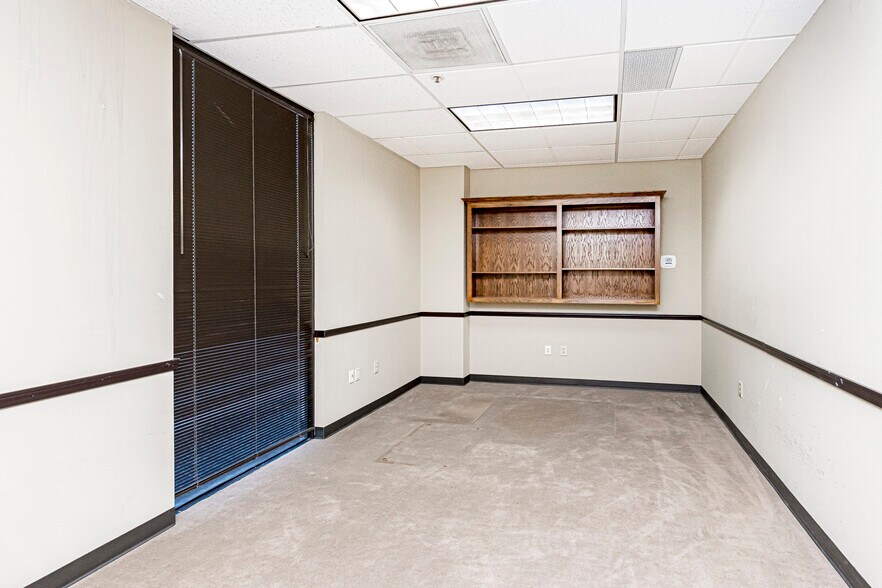 More Photos Of 3636 S Sherwood Forest Blvd, Baton Rouge Office For Lease