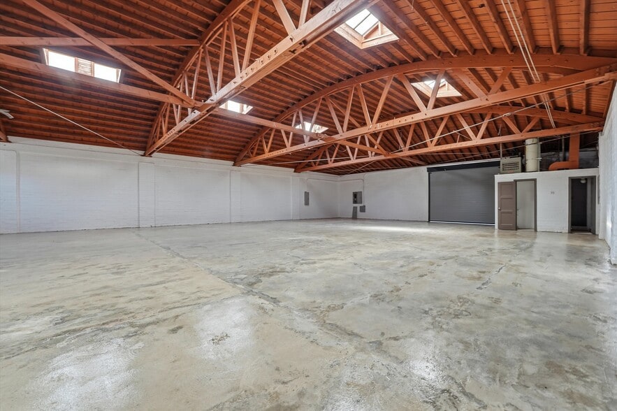 More Photos Of 11317 Atlantic Ave, Lynwood Warehouse For Sale