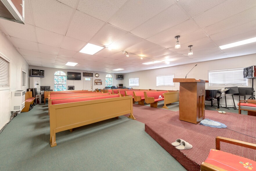 More Photos Of 1025 S Catalina St, Los Angeles Religious Facility For Sale