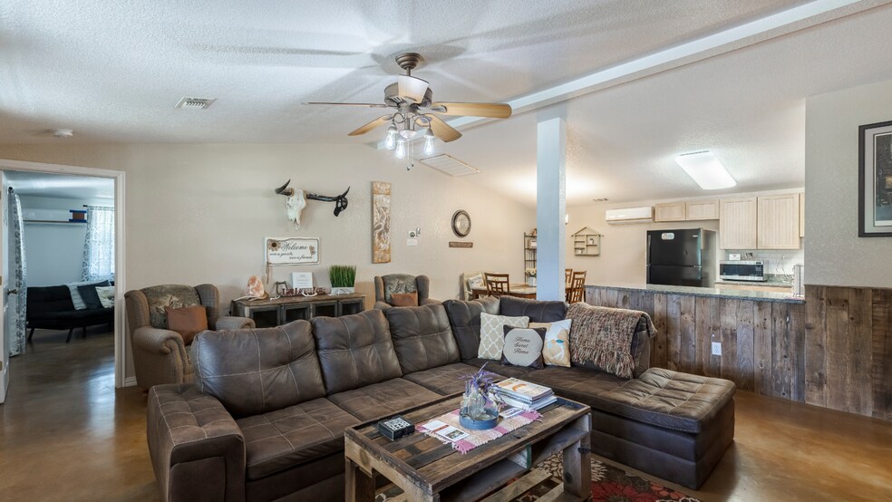 More Photos Of 6411 Junction Hwy, Mountain Home Specialty For Sale
